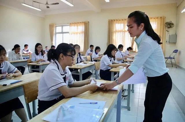 Mơ thấy đi thi học sinh giỏi đánh số mấy?